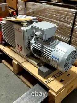 Edwards E2M28 Dual Stage Rotary Vacuum Pump A37333940 230/460V New In Box