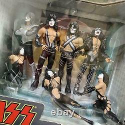 Kiss Love Gun Deluxe Box Edition Set Super Stage Figurines NEW