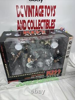 Mcfarlane Toys Kiss Alive Deluxe Box Set Super Stage. Limited Edition