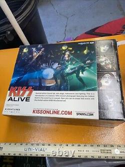 New In Box McFarlane Toys KISS ALIVE Deluxe Boxed Stage Set Action Figures 2002