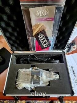 Open Box MXL V900 Stage and Studio Condenser Microphone